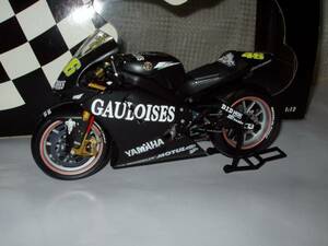 即決 PMA 1/12 ヤマハ YZR-M1 MotoGP 2004年プレシーズン・テスト №46 V.ロッシ車 ゴロワーズ仕様