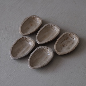 02406 陶器製 筆柿の菓子型 ５個セット / 小皿 器 古道具 アンティーク ヴィンテージ 昭和レトロ