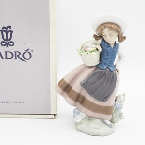 リヤドロ LLADRO 5221 甘い花の香り Sweet Scent スペイン製 フィギュリン 花 少女