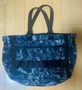 BRIEFING SQ TOTE 15周年記念限定　ネイビーデジタルカモフラージュ　SQトート