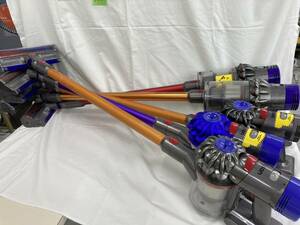 dyson コードレスクリーナーSV12 2台、SV11　2台、SV11/HH11 1台　中古品5台セット