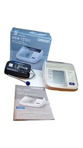21218 OMRON/オムロン/HEM-7313/上腕血圧計/医療機器/家庭用/健康器具/健康診断/コレクター収集/コレクション/当時物