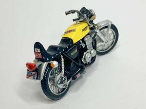 1/43(改) ヨシムラism HONDA CB400 FOUR シボハン 3段シート　ディスプレイ用おまけタイヤ(ADVAN)付き