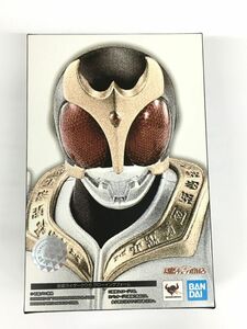 K11-311-0426-061【美品/送料無料】S.H.Figuarts (真骨彫製法) 仮面ライダークウガ グローイングフォーム フィギュア