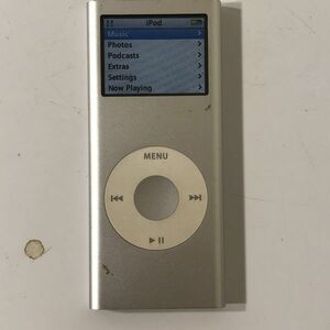 【送料無料】Apple iPod nano A1199 4GB シルバー 基本動作OK 現状品 BB0927小2752/1004