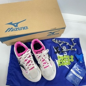 MIZUNO　トラック＆フィールド　ブレイブウィング２　22.5ｃｍ 【TRACK＆FIELD BRAVE WING 2】