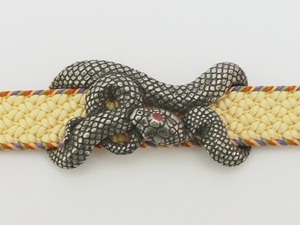 黒蛇の帯〆 G4600-10　送料無料 数（SUU)ブランドの帯留め 三分紐用に モダンな帯留め・立体感ある帯留め　