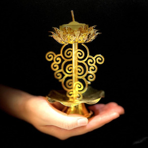 【和洋問わず様々な空間に溶け込む】 キャンドルホルダー ロータスデザイン インテリア 蝋燭立て 居間 仏壇 茶の間 瞑想 ゴールド
