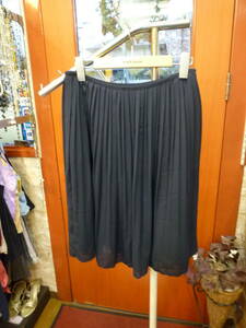 【0323-9】UNTITLEDアンタイトル　濃紺プリーツスカート　サイズ2