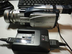 （動作品）SHARP VL-AX1 デジタルビデオカメラ ☆シャープ☆ ミニDV miniDV（ファインダーのみ難あり）