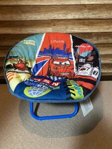 新品 輸入品 DISNEY Cars 2 Mini saucer chair ディズニー カーズ 折り畳み チェアー 子供用 椅子 キッズ イス ムーンチェアー ソファー