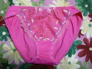 AMPHI(ワコール)　アンフィ 薔薇刺繍リボン　ショーツ　ピンク Mサイズ 
