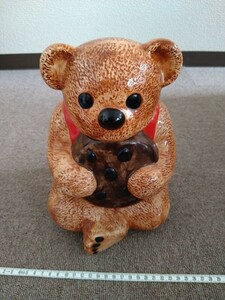 陶器　クマ　熊　小物入れ　美術芸術アートインテリアアンティーク動物写実彫刻　n26