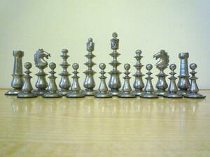 イギリス製アンティークのチェスの駒（Imperial British Cast）