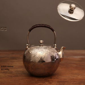 古銀 茶壺 「純銀鏨刻松風紋宝珠型提梁壺」 銀瓶 煎茶 湯沸 急須 茶道具 南鐐 金工 茶器 時代物 LT-091256