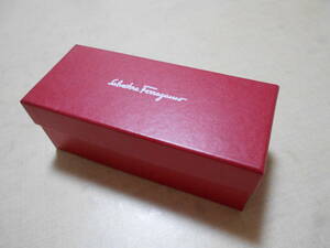フェラガモ Salvatore Ferragamo 空箱 紙製 空き箱 赤 ギフトボックス box メガネ サングラス