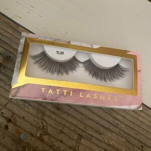 TATTI LASHES つけまつげ　アイラッシュ　まつ毛