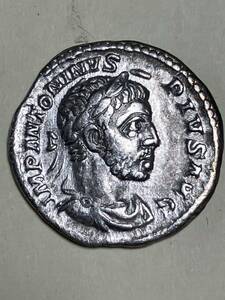 古代ローマ帝国　デナリウス銀貨　エラガバルス帝　3.0g 準未使用