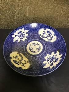 皿 　日本　陶器　アンティーク　　絵皿　染付　明治　大正　骨董品　青唐草模様