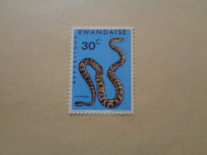 ルワンダ切手　1967年　ヘビ　African Rock Phyton (Python sebae)　アフリカニシキヘビ　　30c