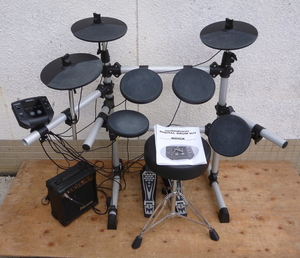 ●デジタルドラムキット　DD402(KII)　●GUITAR&BASS AMPLIFIER　PG-10　ジャンク　楽器　ドラム