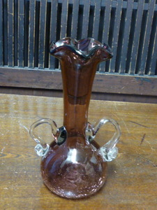 昭和レトロ　花瓶 紫 すみれ色 パープル 琉球ガラス インテリア ディスプレイ 什器 一輪挿し フラワーベース 壜 ビン アンティーク