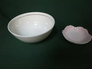 送料無料 茶碗　桜　小皿セット　宇野千代　未使用　美品