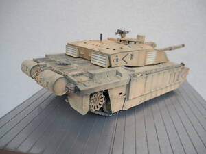 1/35イギリス主力戦車チャレンジャー2　イラク戦仕様の完成品