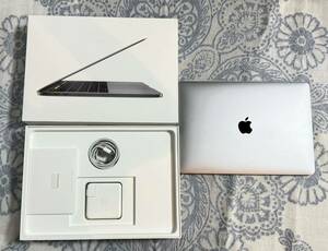 Apple MacBook Pro 13インチ　2018