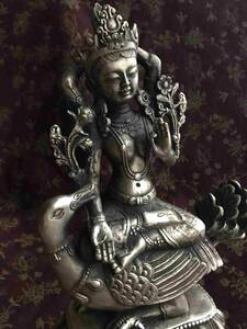 卍　チベット 密教 【　銅製　　孔雀明王　坐像　】 ２１ｃｍ　　仏像　　　　検索；西蔵 仏教美術 曼荼羅 菩薩 陀羅尼　Ｎ６　