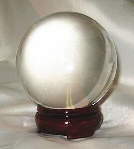 熔練 水晶玉（木製台付き,箱入れ) 　水晶球　溶錬水晶　直径６cm パワーストーン