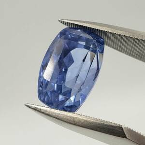 M051-533　非加熱サファイア　スリランカ産　ルース　CARAT：14.11ct　GIA鑑定書付き　裸石　１粒