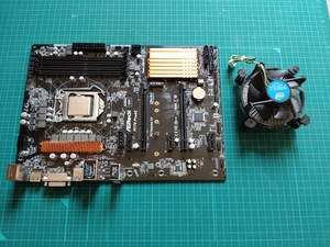 ASRock H170M Pro4S LGA1151 マザーボード +CPU CORE i7-6700-+CPU FAN 　ジャンクです。