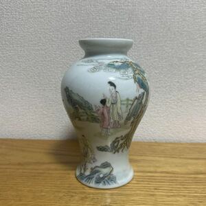 貴重品 時代 花瓶 花器 花入 色絵　粉彩 五彩 唐子絵　赤絵 清朝 民国 色絵 検 青花 染付 新渡 康熙 乾隆 嘉慶 道光 明末清初 古染付 光緒