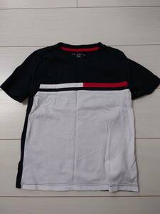 ☆美品　未使用　Tommy Hilfiger　トミー ヒルフィガー　Tシャツ　XS（4歳〜5歳）100cm〜110cm