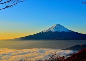 天晴れの富士山と雲海 富士山 ふじやま 絵画風 壁紙ポスター A2版594×420mm（はがせるシール式）001A2
