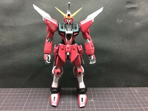 機動戦士ガンダムSEED DESTINY　ＭＧ　1／１００　インフィニットジャスティスガンダム　完全塗装済完成品 （別売りのMGデカール使用品）