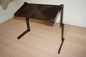 【中古品】折り畳み式ノートパソコン PCスタンド　56cm x 26cm 自由に高さ・位置調整可能