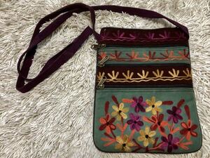 インド カシミール刺繍のお花が可愛い スエード ポシェット10