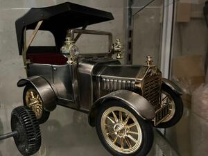 FORD MODEL T １９１８　フェートン　金属製　ブリキ製　アメリカ　ヴィンテージ ビンテージ　美品　ミニカー　おもちゃ レア物　一点物