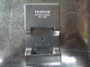 FUJIFILM BATTERY CHARGER バッテリー充電器 バッテリーチャージャー BC-45B 富士フィルム