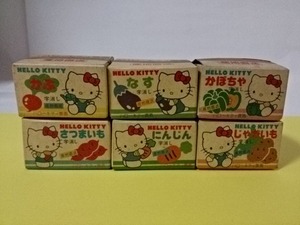 サンリオ～昭和レトロ　１９８６当時物　ハローキティ農園　野菜消しゴム　ミニ文房具セット　全６種