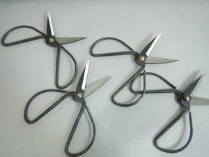 ＜銀の斧＞即決・大き目な鉄鋏4本まとめて・17㎝・手作り風・よく切れます・中国製