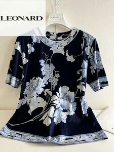 A18 超美品●LEONARD FASHION PARIS●白柄花　プリントデザイン●高級コットンチュニック トップス レオナール レディース　おでかけ旅行　