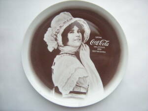 絵皿　飾皿　美濃焼　コカ・コーラ(Coca Cola）初期ポスター画　裏印(・・・Coca Cola Company)