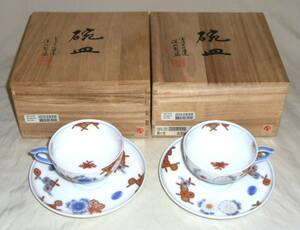 深川製磁 菊七宝 紅茶碗皿 2客 未使用箱入 カップ＆ソーサー 金彩色絵 吉祥文様