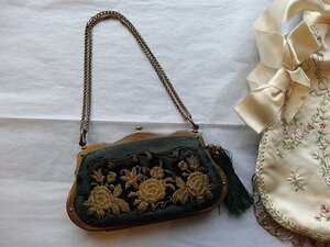 Grace アンティーク フランス製 20世紀初頭 金属糸の薔薇の手刺繍 グリーンベルベットのパース 目打ち付き 大きめドールのお持たせにも