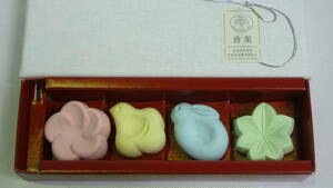 403325-9　日本香堂　香菓　(かぐのみ)　アソート4種入　オイルなし　形菓