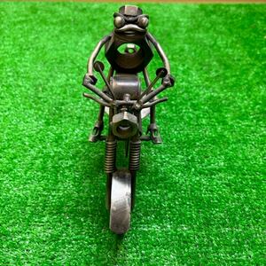 メタルクラフト　バイク　かえる　ジャンクアート　金属アート　鉄　bike　カエル　ボルト　ナット　インテリア雑貨　置物　おみやげ　