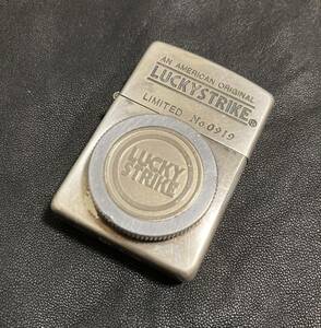 USA製☆[90s ZIPPO] 1995年 Lucky Strike No.0919 立体加工 シルバー 刻印XI ラッキーストライク ヴィンテージ 喫煙具 ライター ジッポー